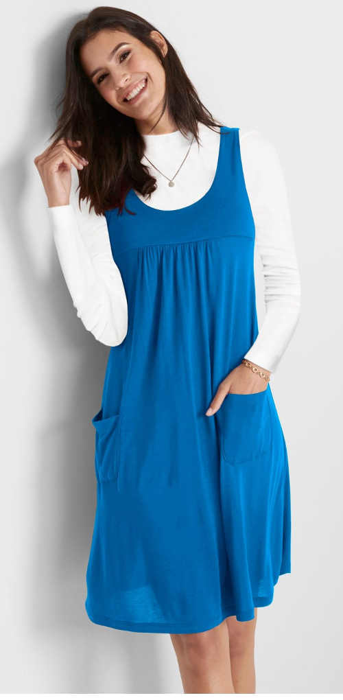 Kék női trükkös ruha zsebekkel kényelmes szabásban