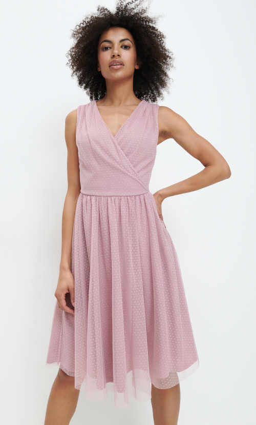 Elegáns ruha pasztell rózsaszínben, selyembéléssel
